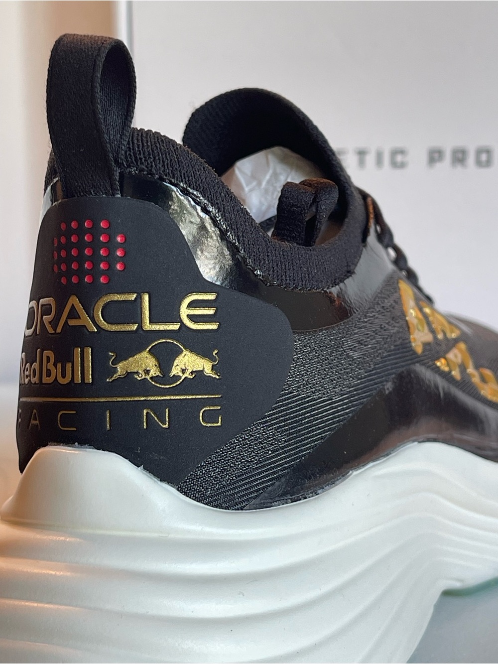 NIB APL LIMITED EDITION PODIUM ORACLE REDBULL RACING TECHLOOM DREAM  BLK/RED/24K - Picture 8 of 17